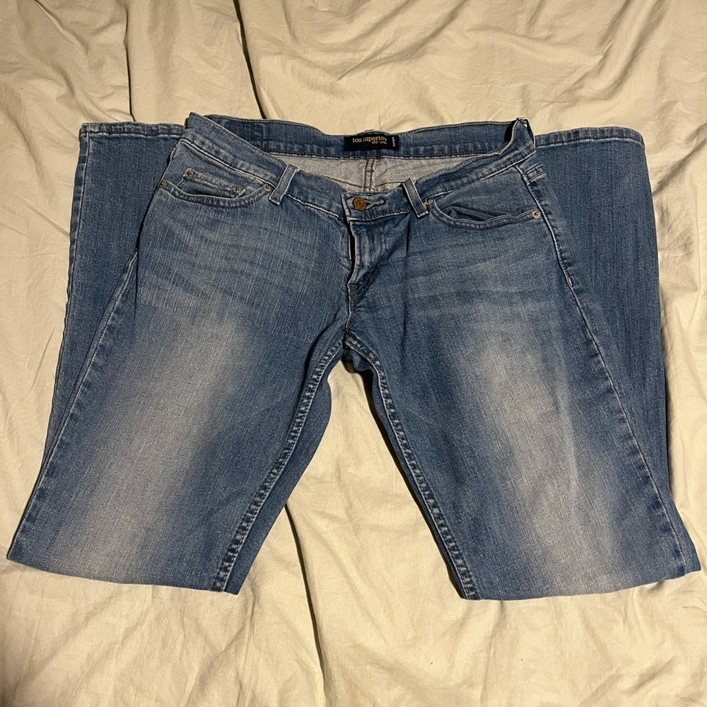 Women’s size 7 Levi’s 524 too superlow flare jeans